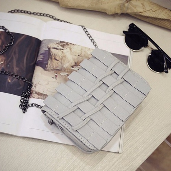 🆓 Warren Woven Crossbody Bag with Chain - Gray - Picture 3 of 4